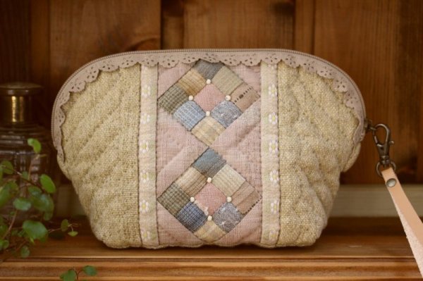 Photo1: Lace Zipper Pouch (1)