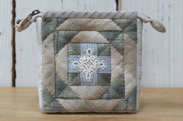 Photo1: Mini Pouch with Tatting (Tax Excl.) (1)