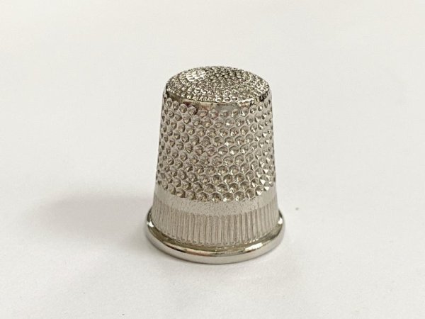 Photo2: Little House Flat Thimble (2)