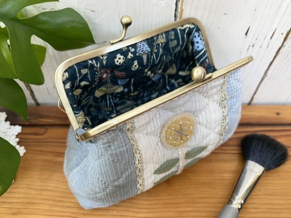 Photo2: Clasp Pouch - Northern Europe Flower (Tax Excl.) (2)