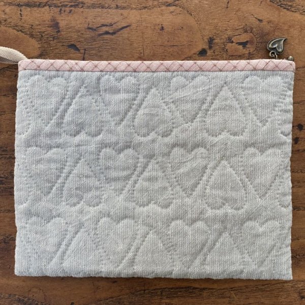 Photo2: Hearts Makeup Bag (2)