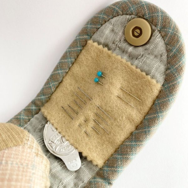 Photo3: Pincushion & Needle Holder (3)