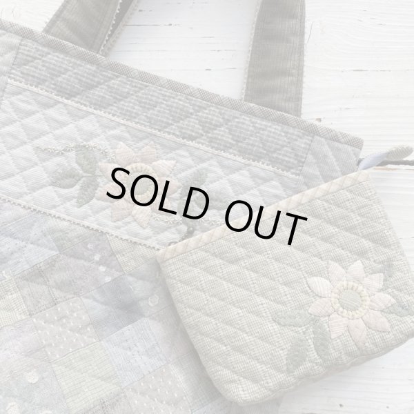 Photo3: [SALE] Floral Makeup Bag with Outer Flap Pocket (3)