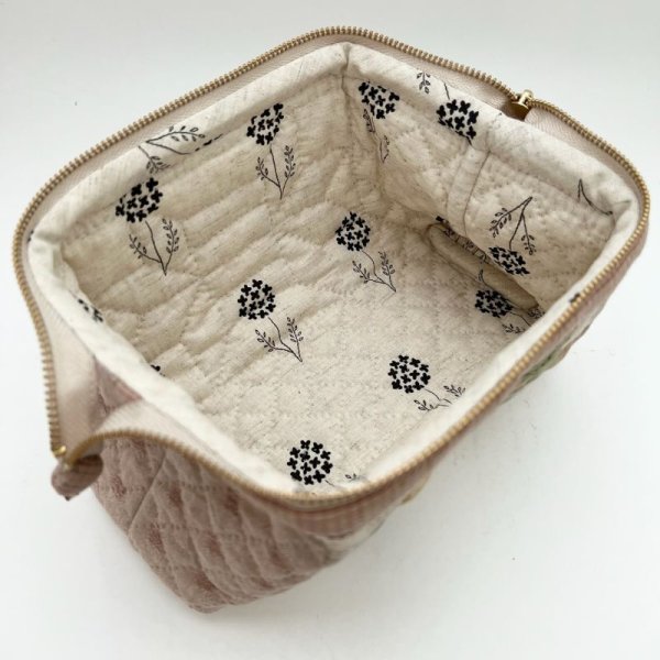 Photo3: Clasp Makeup Bag with Ribbon Flower (3)