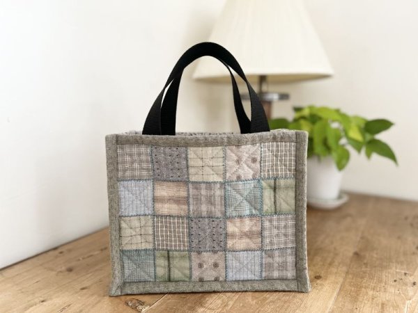 Photo1: Square Box Shaped Mini Bag (1)