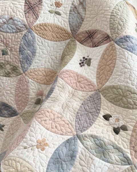 Photo2: Orange Peel Quilt *without flower appliqués* (2)