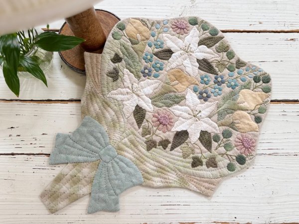 Photo2: Quilts Japan Magazine | October 2025 Issue “Autumn” vol.203 (2)