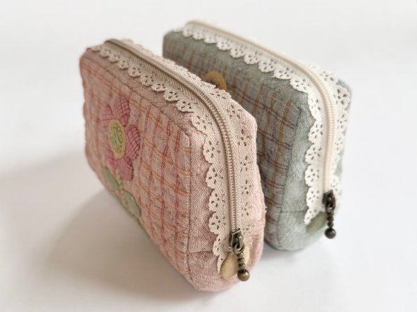Photo2: Northern Flower Pouch with Lace Zipper (Blue) (2)