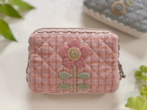 Photo1: Northern Flower Pouch with Lace Zipper (Pink) (1)