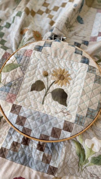 Photo17: Monthly Quilt 2025 | Birth Month Flowers  (17)