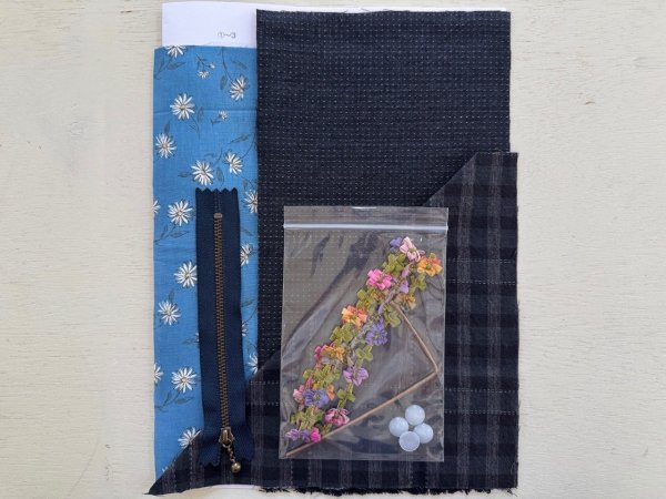 Photo2: Mini Pouch with Ribbon Braid / Navy (2)