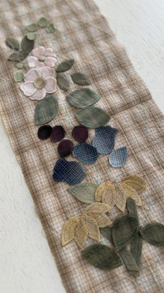 Photo8: Monthly Quilt 2026 | Pineapple Log Cabin - Surrounded by Soft Flowers (April 2026 - February 2027) (8)