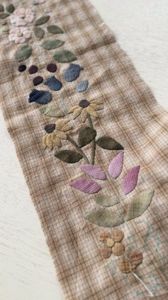 Photo9: Monthly Quilt 2026 | Pineapple Log Cabin - Surrounded by Soft Flowers (April 2026 - February 2027) (9)