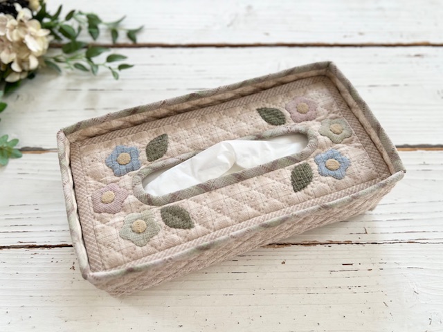 Box Shaped Tissue Box Cover with Small Flowers 